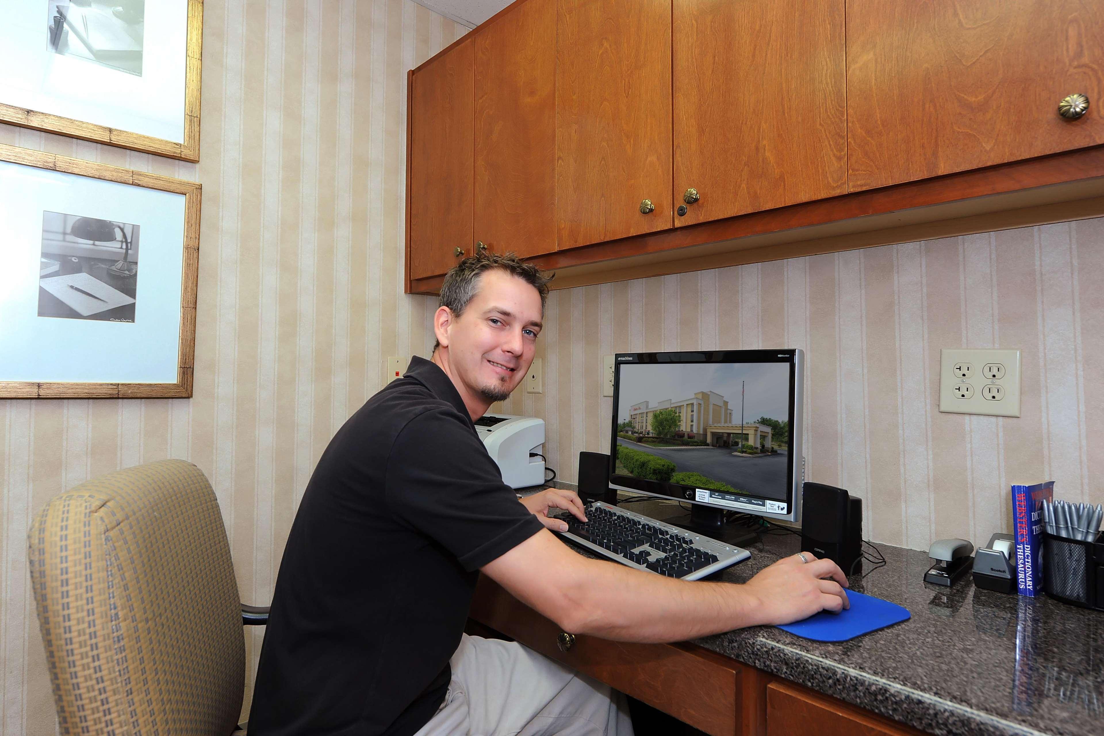 Hampton Inn Spartanburg Hotel Бізнес фото