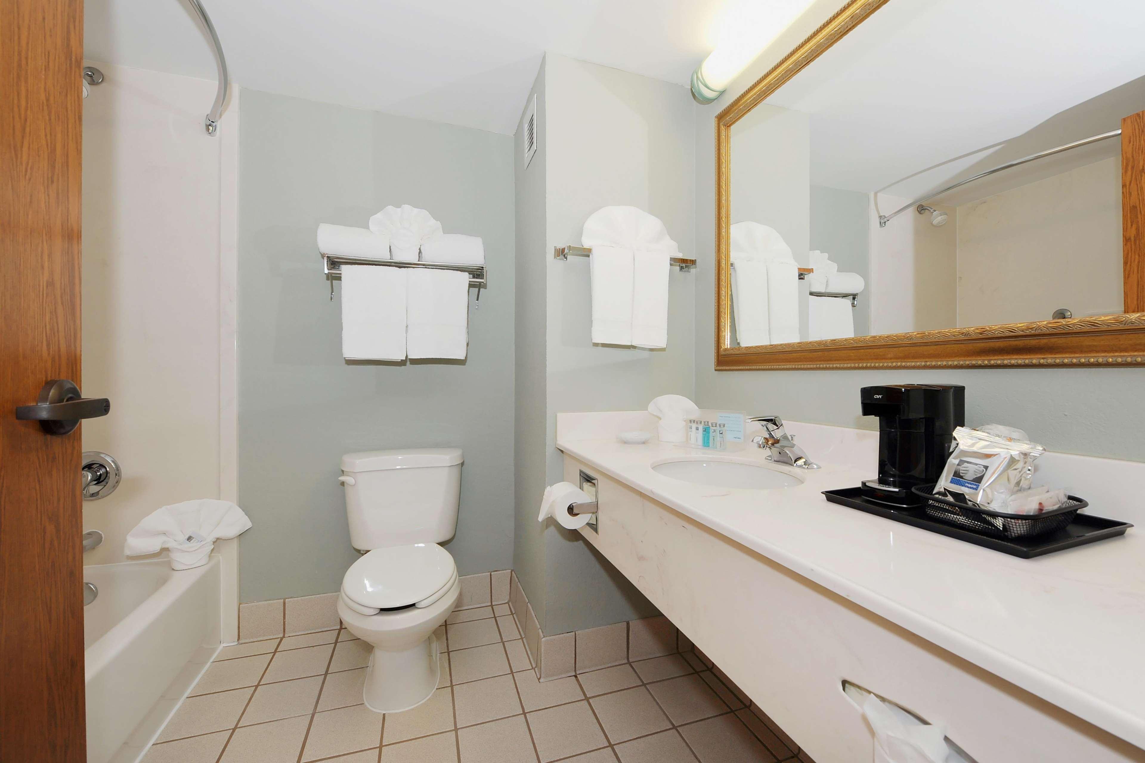 Hampton Inn Spartanburg Hotel Номер фото